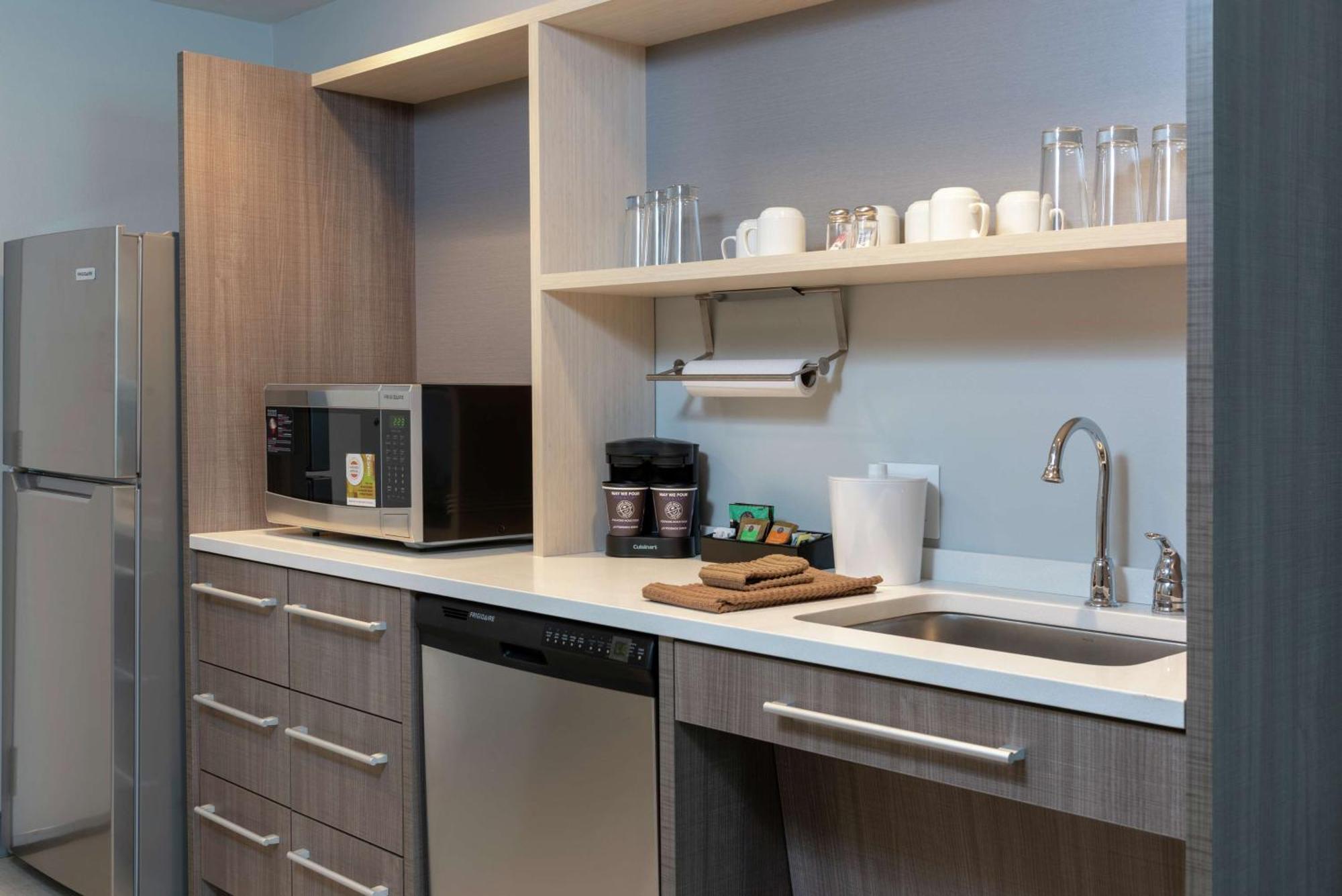 Home2 Suites By Hilton Indianapolis Airport Eksteriør bilde
