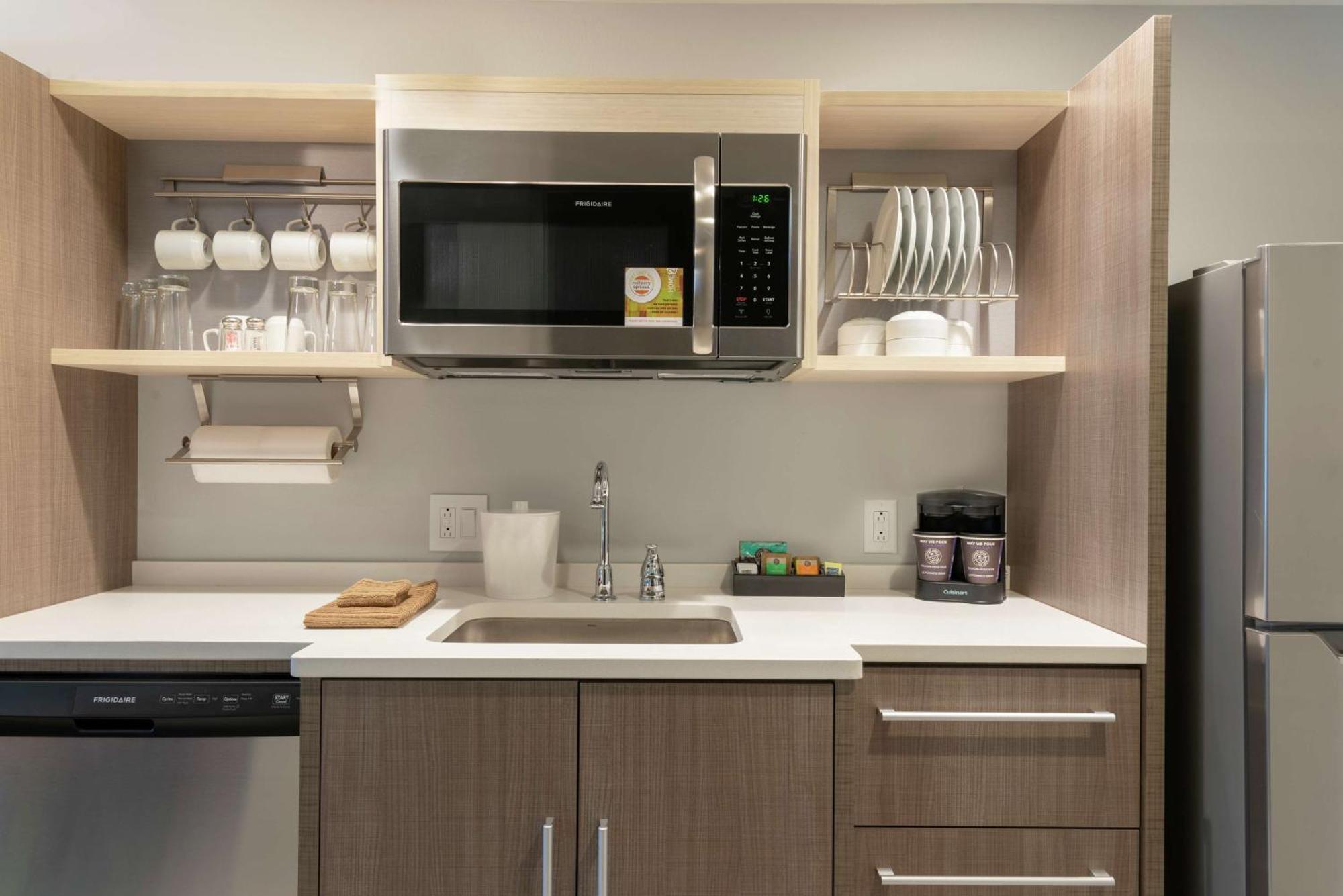 Home2 Suites By Hilton Indianapolis Airport Eksteriør bilde
